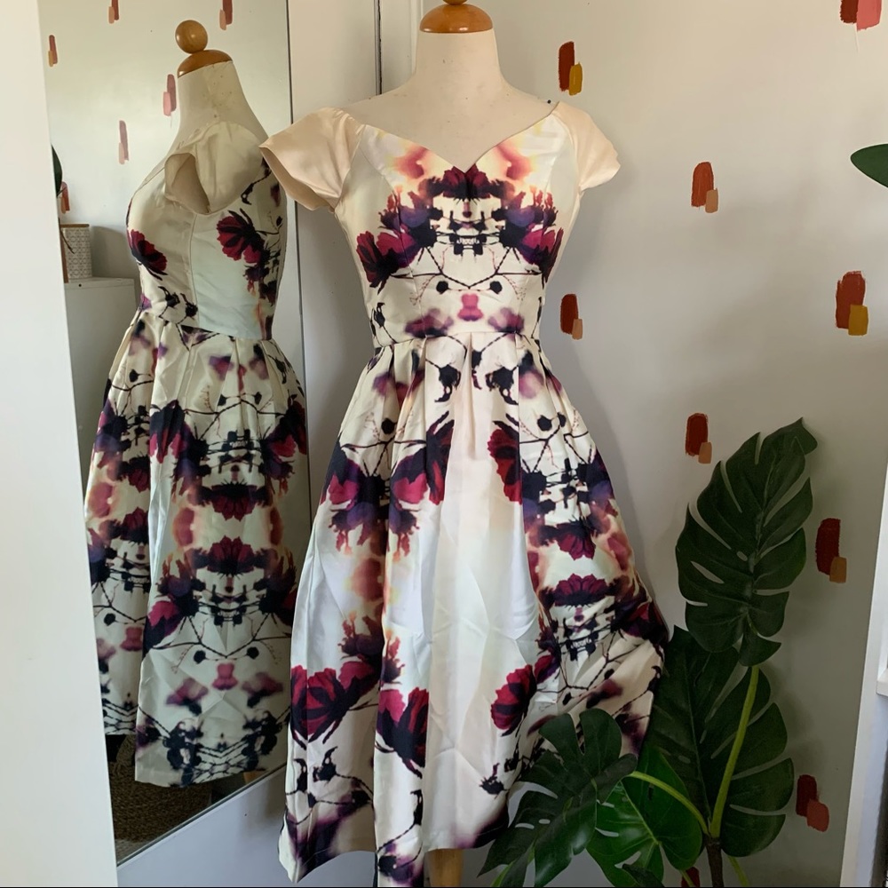 🌺🌸 GORGEOUS Floral Fancy Dress by Chi Chi London!